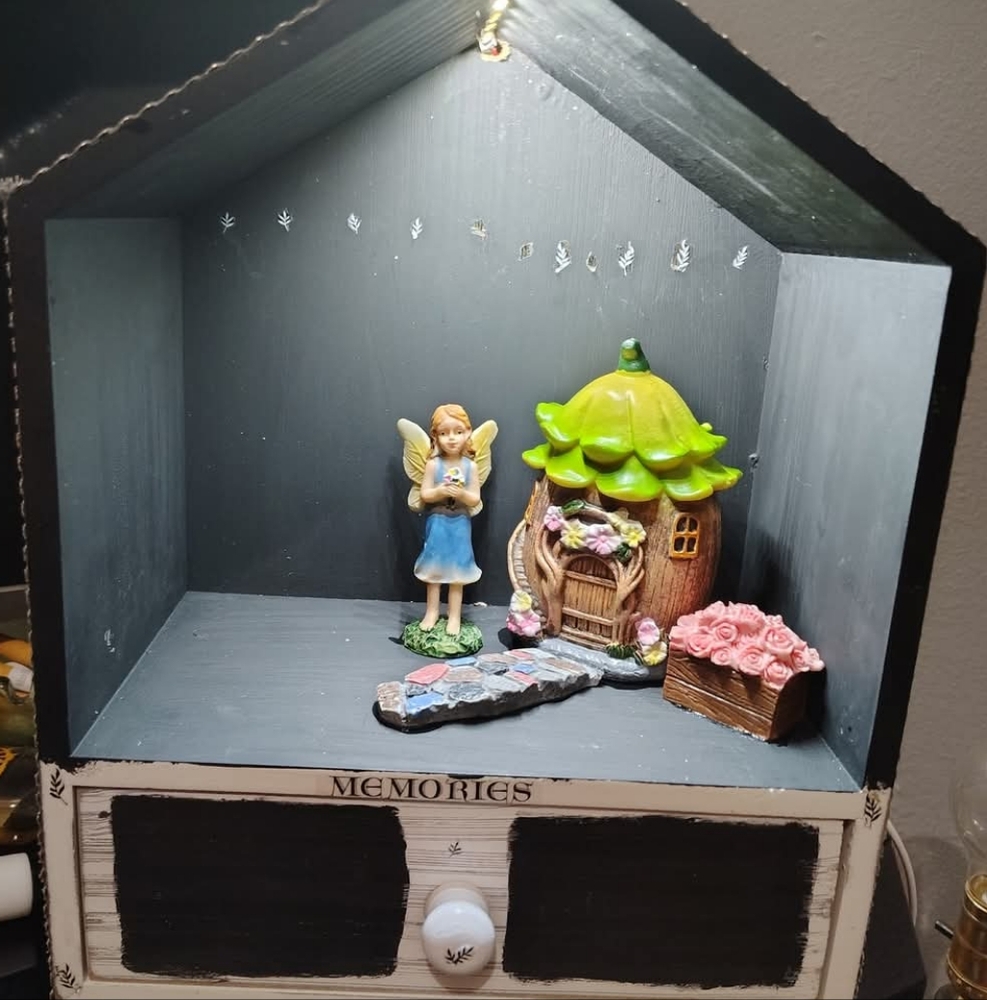 Charming Fairy House with Figurine - Green and Blue